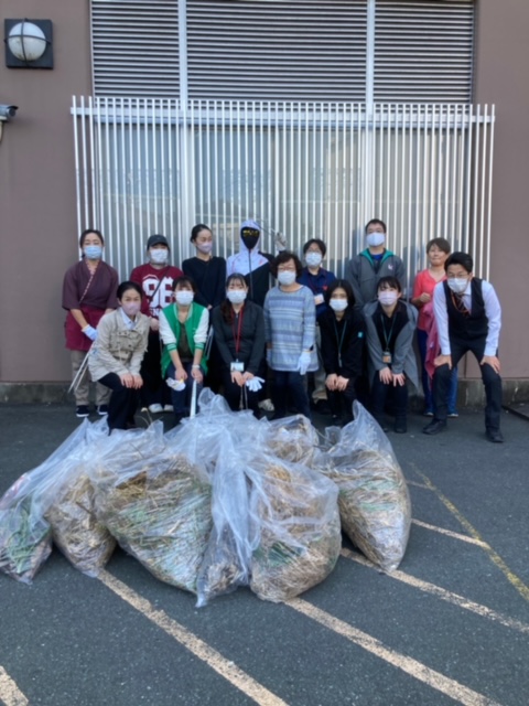 11/4(土)に清掃活動を行いました。