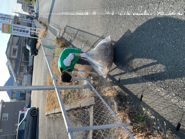 第2駐車場にはたくさんのゴミが……