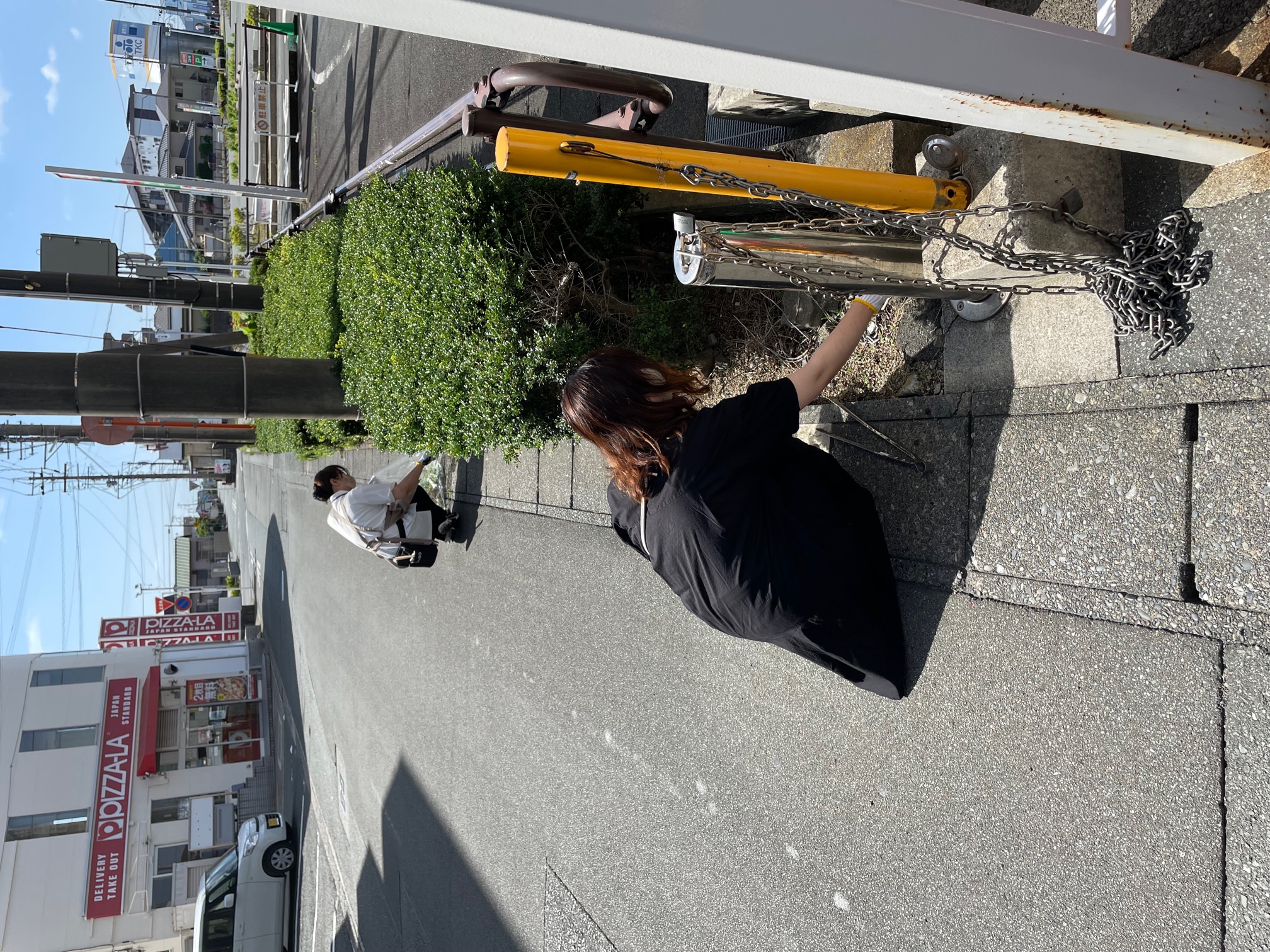 植栽の下のゴミも見逃しません！